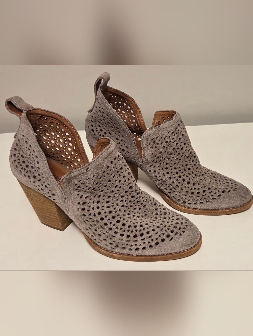 Like NEW Jeffrey Campbell Women's Taupe Perforated Suede Block Heel Booties